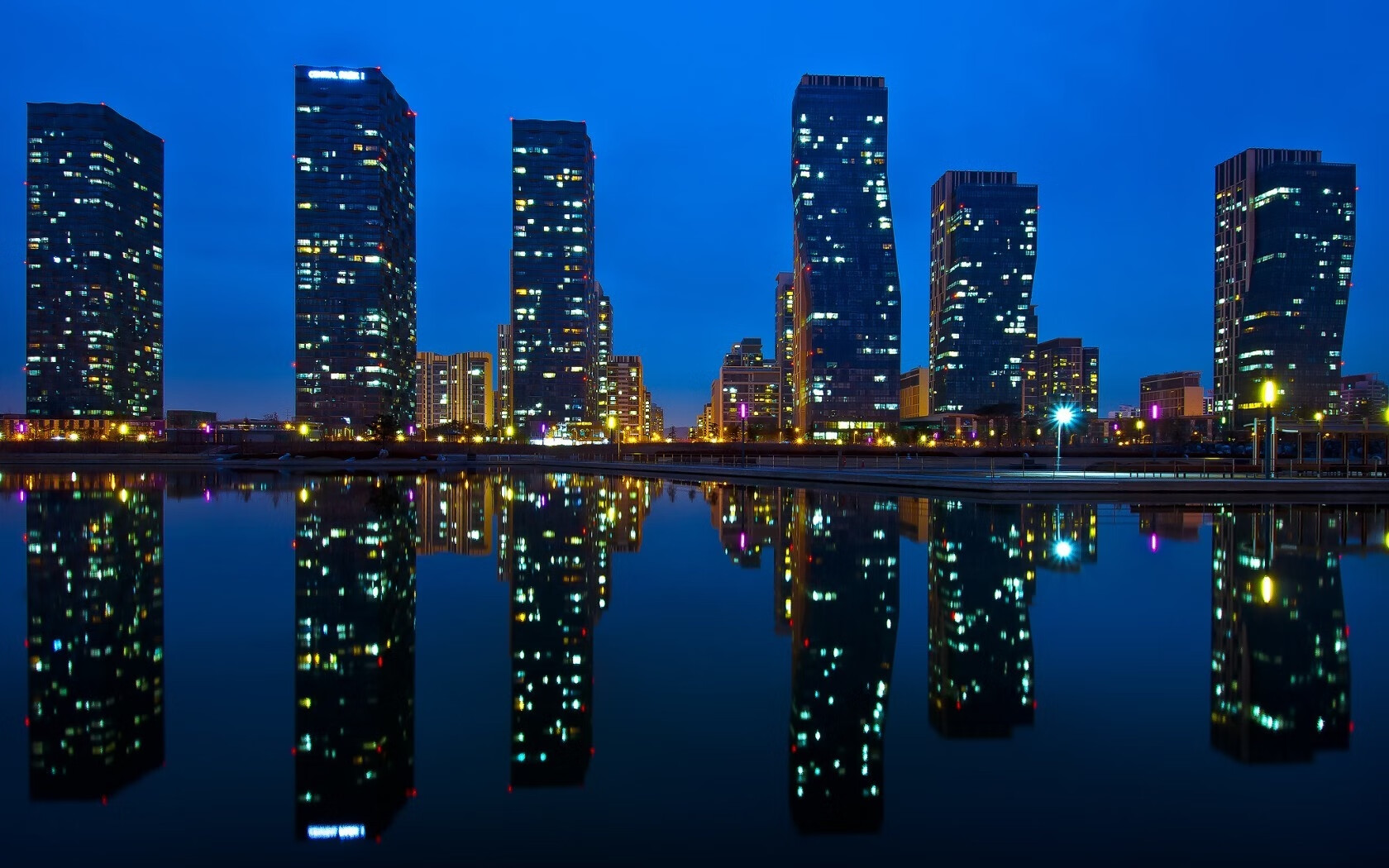 街道狂飙，里昂车手末节逆袭，阿尔及利亚梦碎F1焦点战